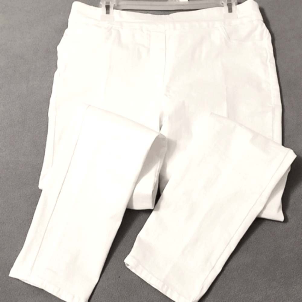 Petite Summer White Pull-on Jeans